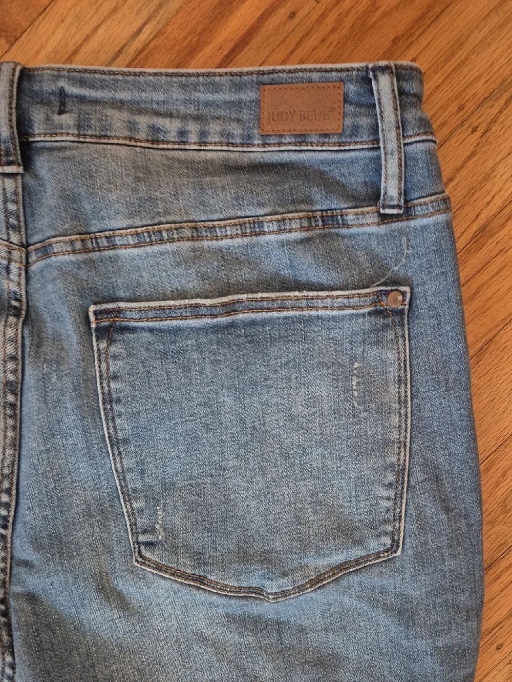 Judy Blue Jeans Womens Stretch Relaxed Fit Mid Rise Light Wash Fade Sz 22W
